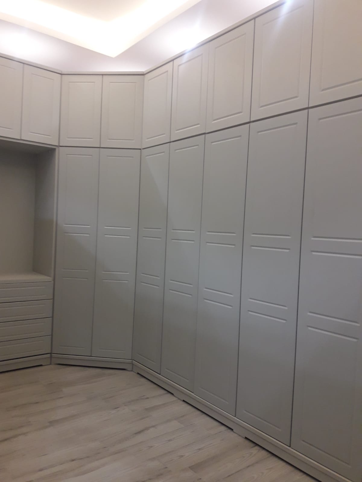 تفصيل كبتات زاوية في الكويت